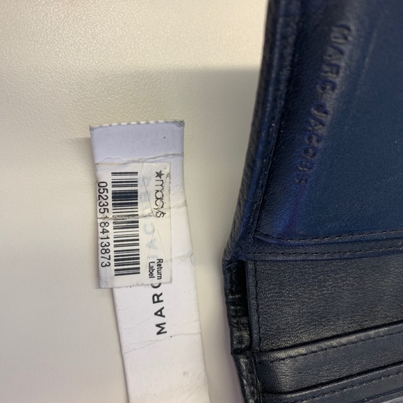 Marc Jacobs Compact Wallet - Picture 8 of 8